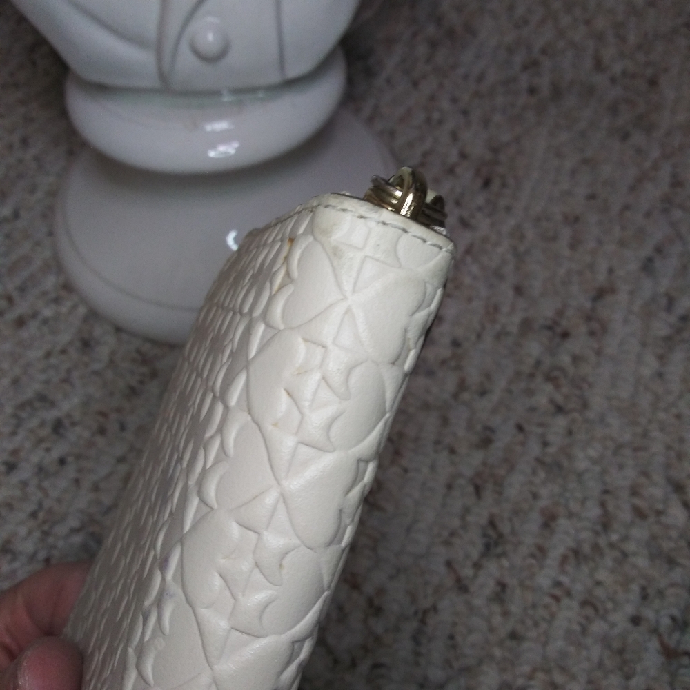 Kate Spade Cream Leather Three Dimensional Spade Patterned Zip Around Wallet - Picture 7 of 13